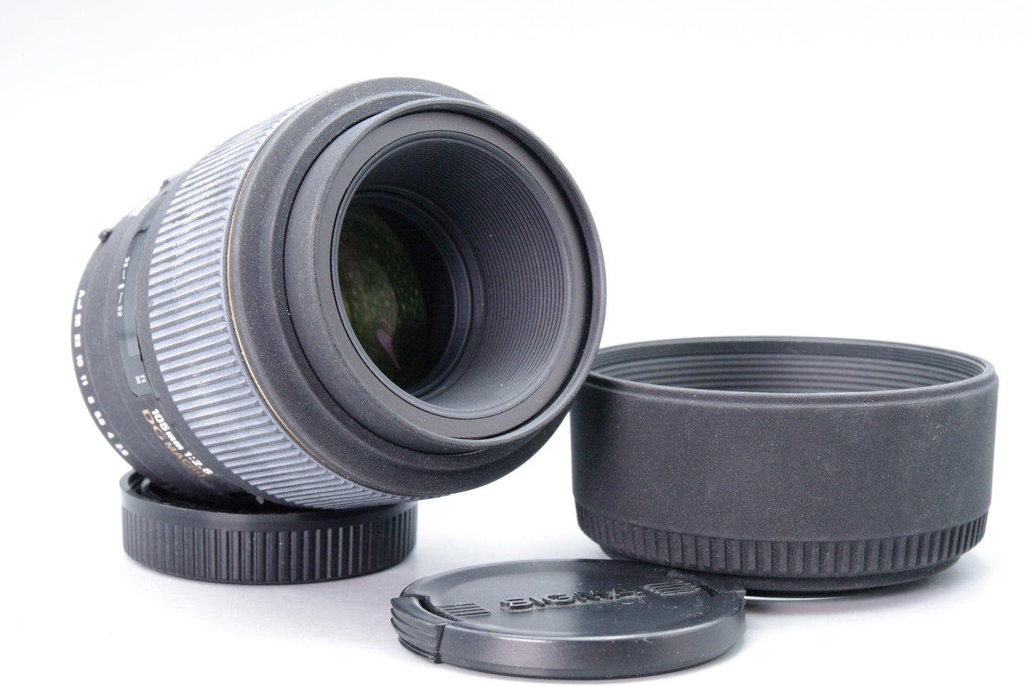 Sigma 105mm f/2.8 DG Macro Lens – Pentax K Mount – Excellent with Hood & Caps