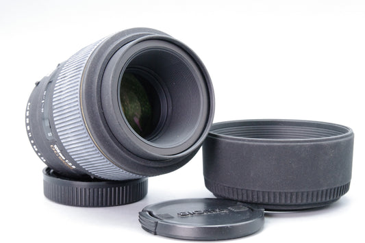 Sigma 105mm f/2.8 DG Macro Lens – Pentax K Mount – Excellent with Hood & Caps