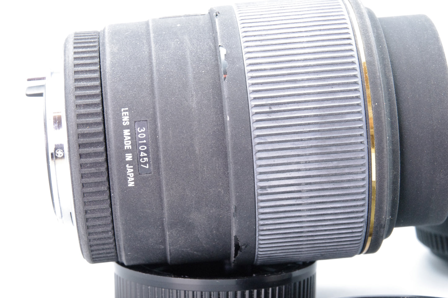 Sigma 105mm f/2.8 DG Macro Lens – Pentax K Mount – Excellent with Hood & Caps
