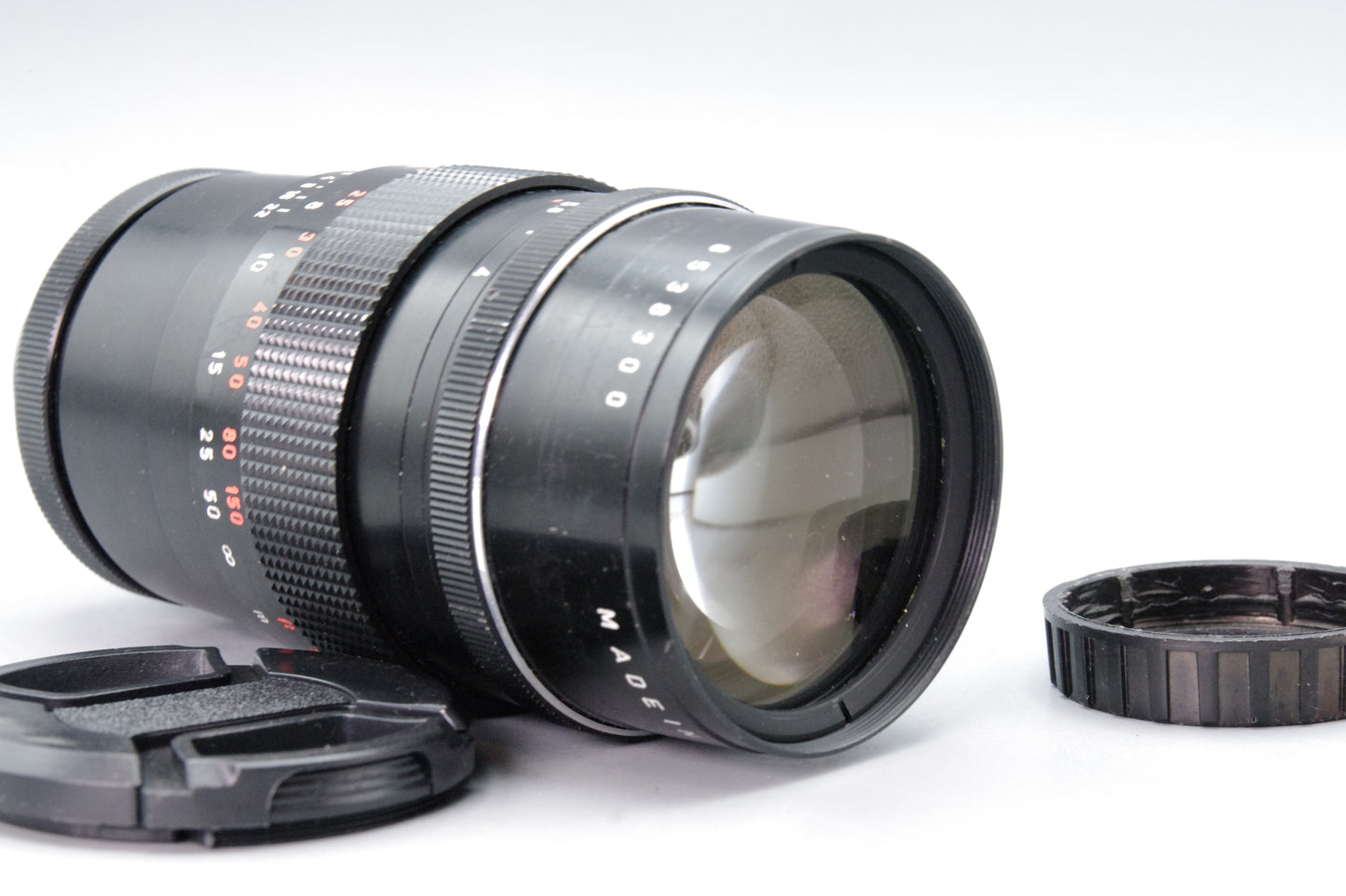 Pentacon 200mm f/4 Telephoto Lens – M42 Mount – Very Good Condition