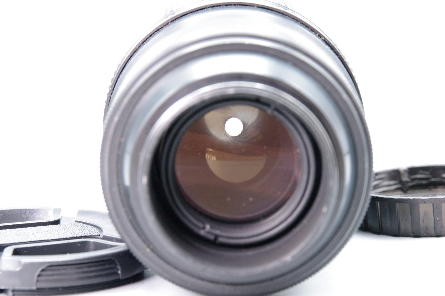 Pentacon 200mm f/4 Telephoto Lens – M42 Mount – Very Good Condition