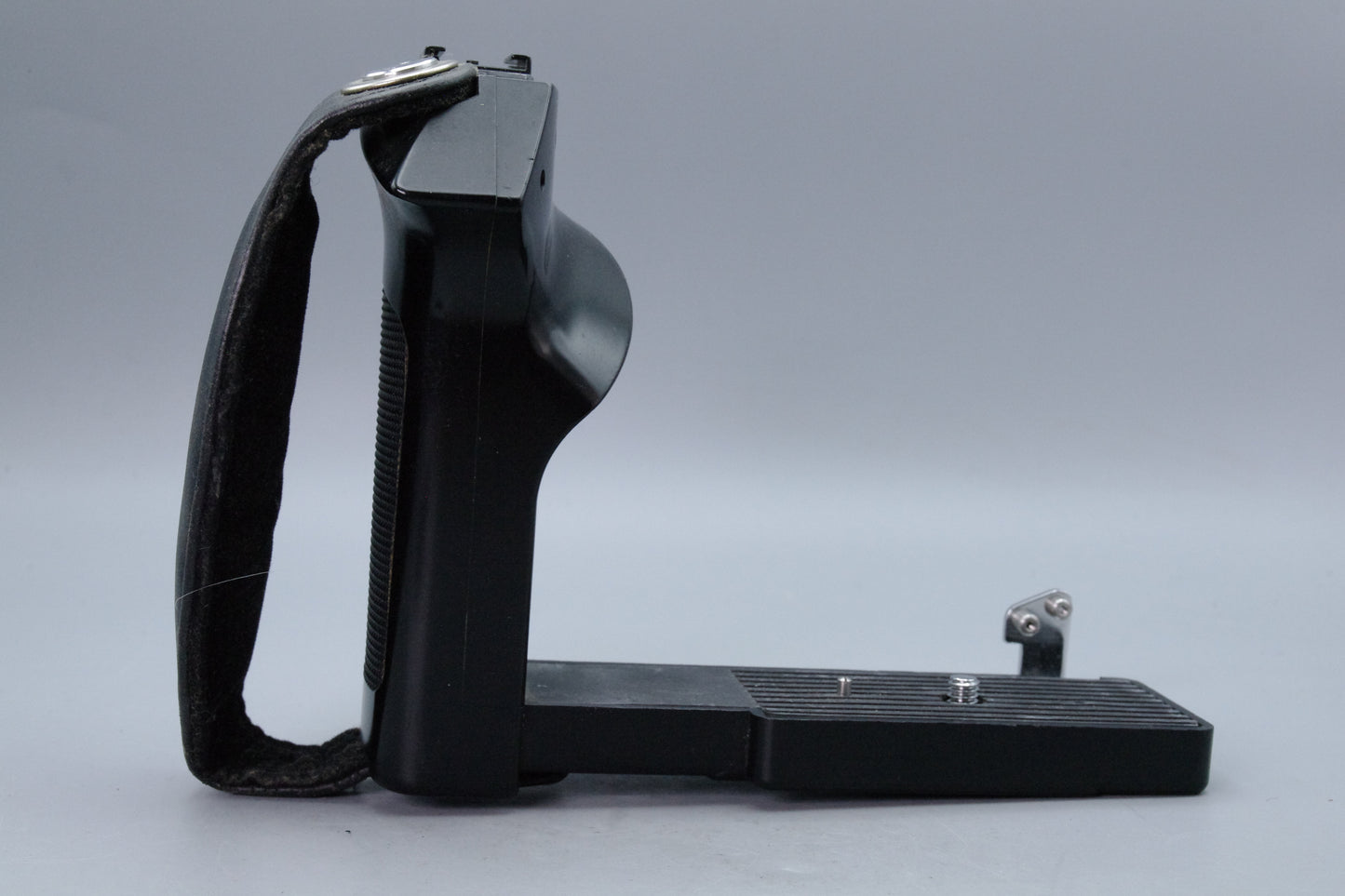 Mamiya M645 Pistol Grip – Genuine Mamiya – For M645 Series – Very Good Condition