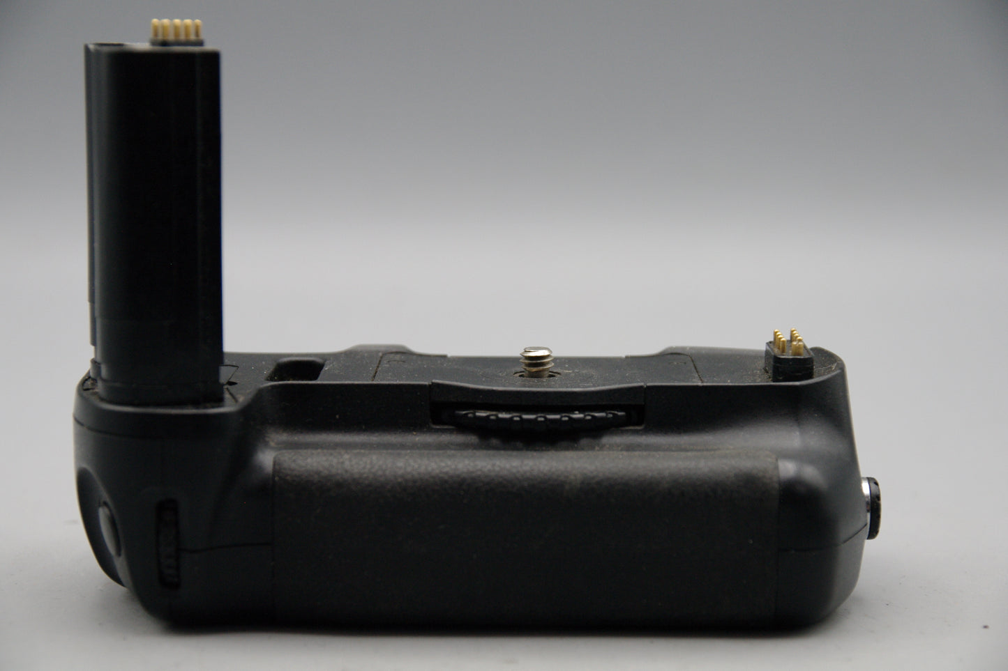 Nikon MB‑D100 Battery Grip – For Nikon D100 – Tested – Very Good Condition