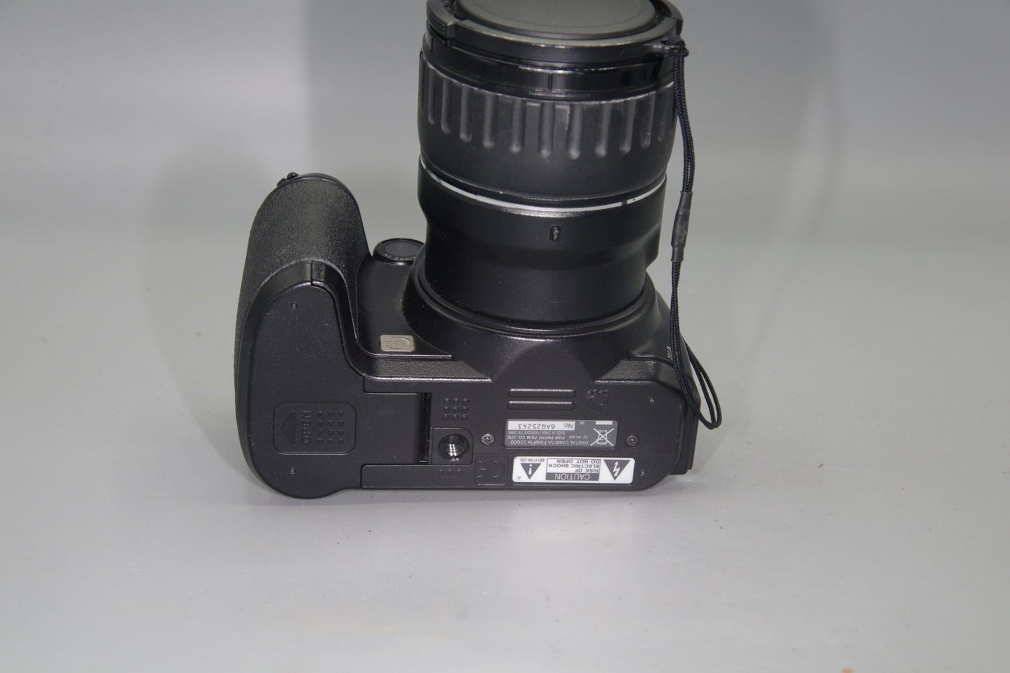 Fujifilm FinePix S5600 5.1MP Digital Camera 10x Zoom AA Battery Powered