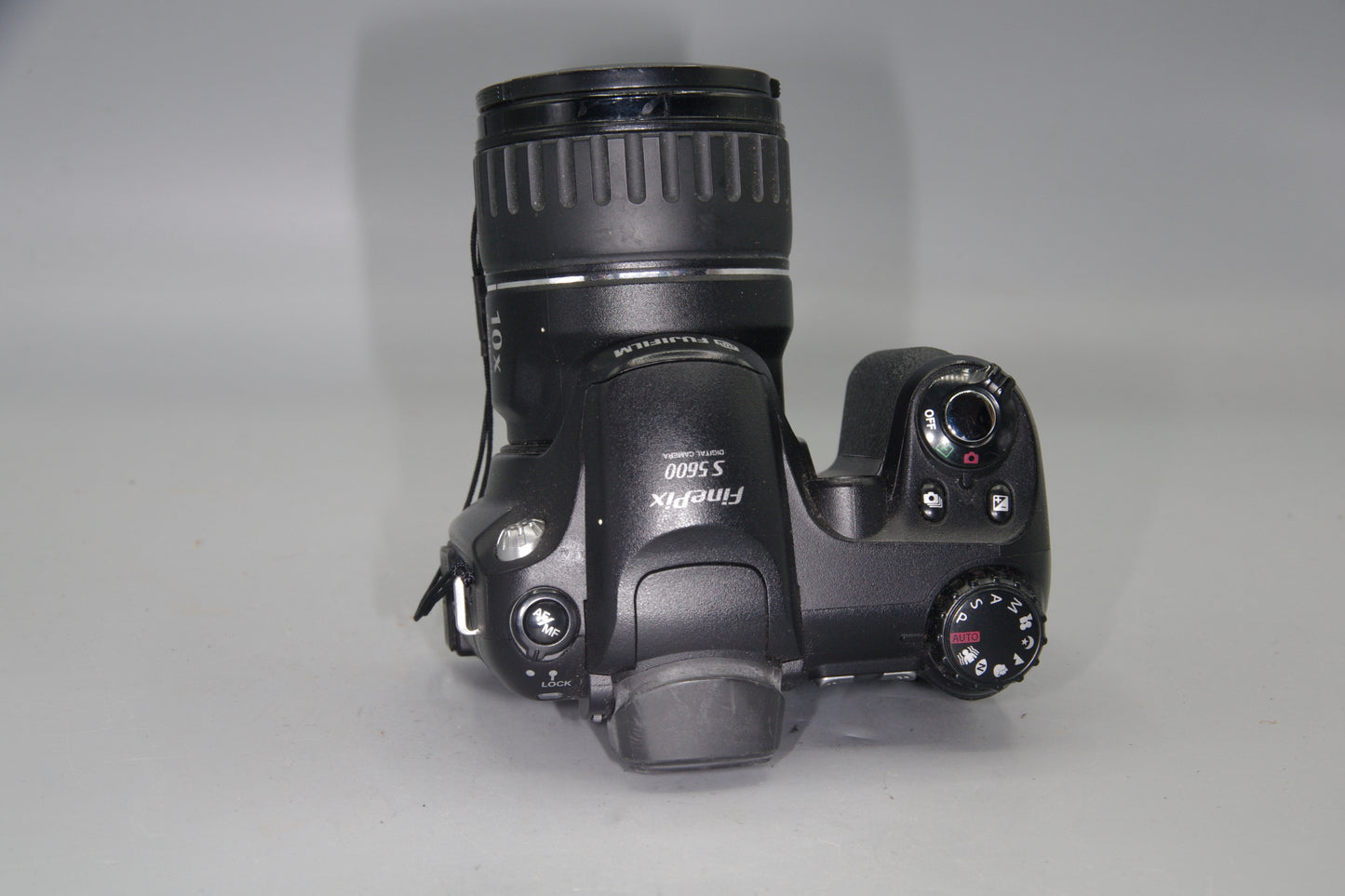 Fujifilm FinePix S5600 5.1MP Digital Camera 10x Zoom AA Battery Powered