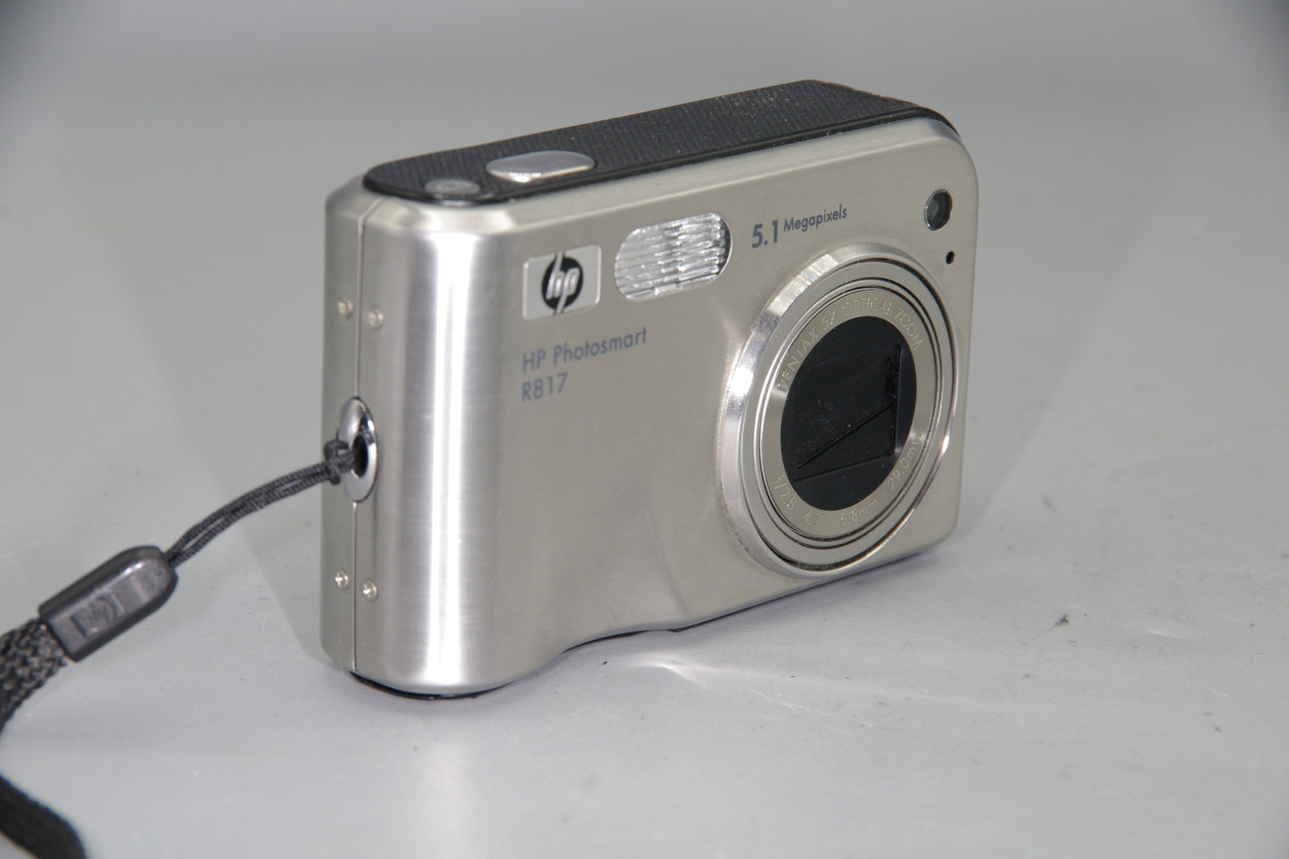HP Photosmart R817 5.1MP Digital Compact Camera AA  Tested Working