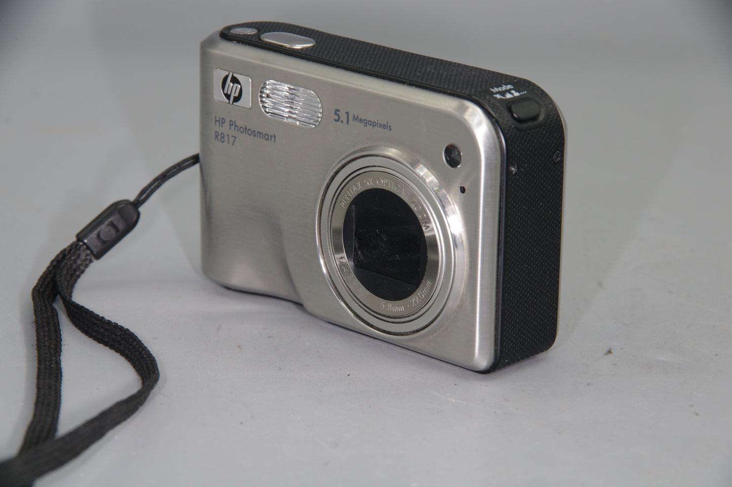 HP Photosmart R817 5.1MP Digital Compact Camera AA  Tested Working