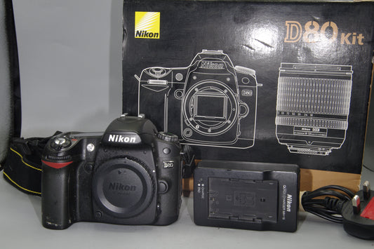 Nikon D80 10.2MP DSLR Camera Boxed Low Shutter Count 13730 Excellent Condition