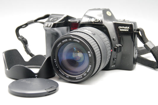 Minolta Dynax 7000i with Sigma 28‑105mm f/4‑5.6 Lens – Excellent Working