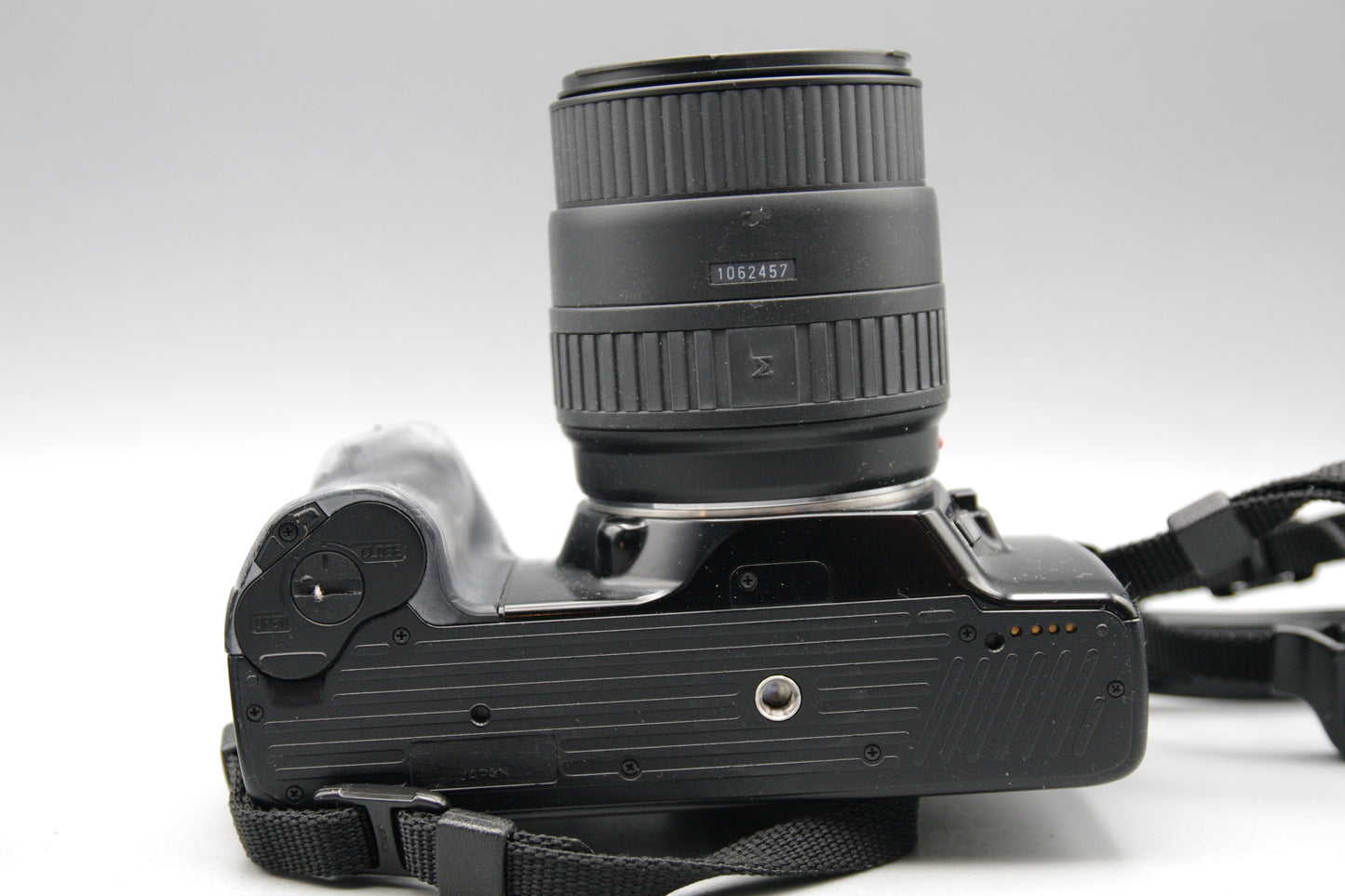 Minolta Dynax 7000i with Sigma 28‑105mm f/4‑5.6 Lens – Excellent Working