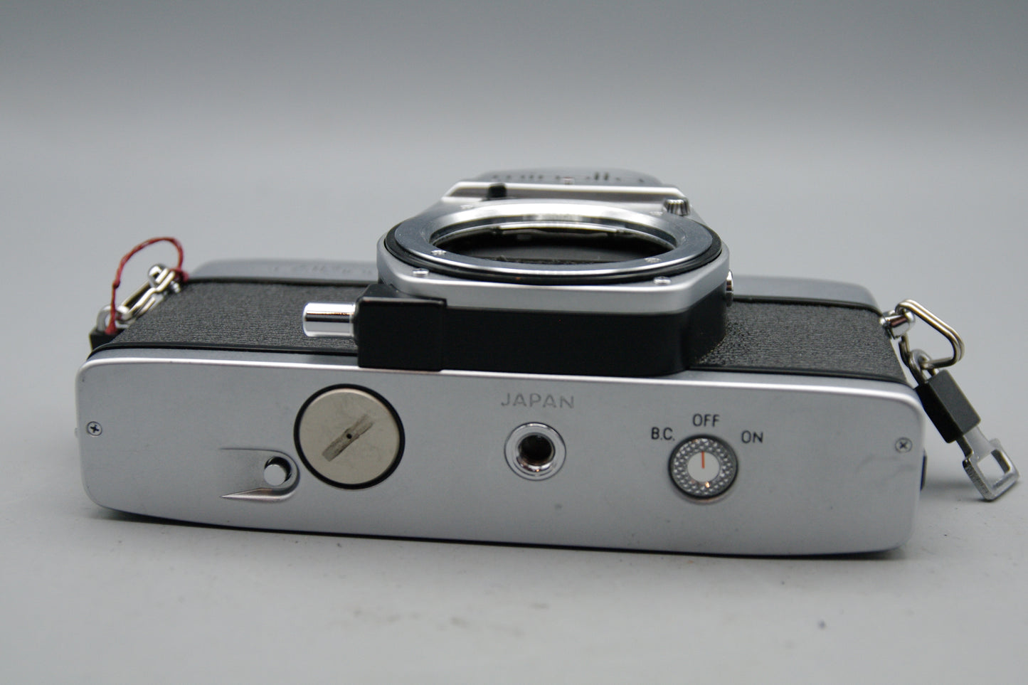 Minolta SR‑T 100x 35mm SLR – Tested Working – Very Good – Prism Distortion