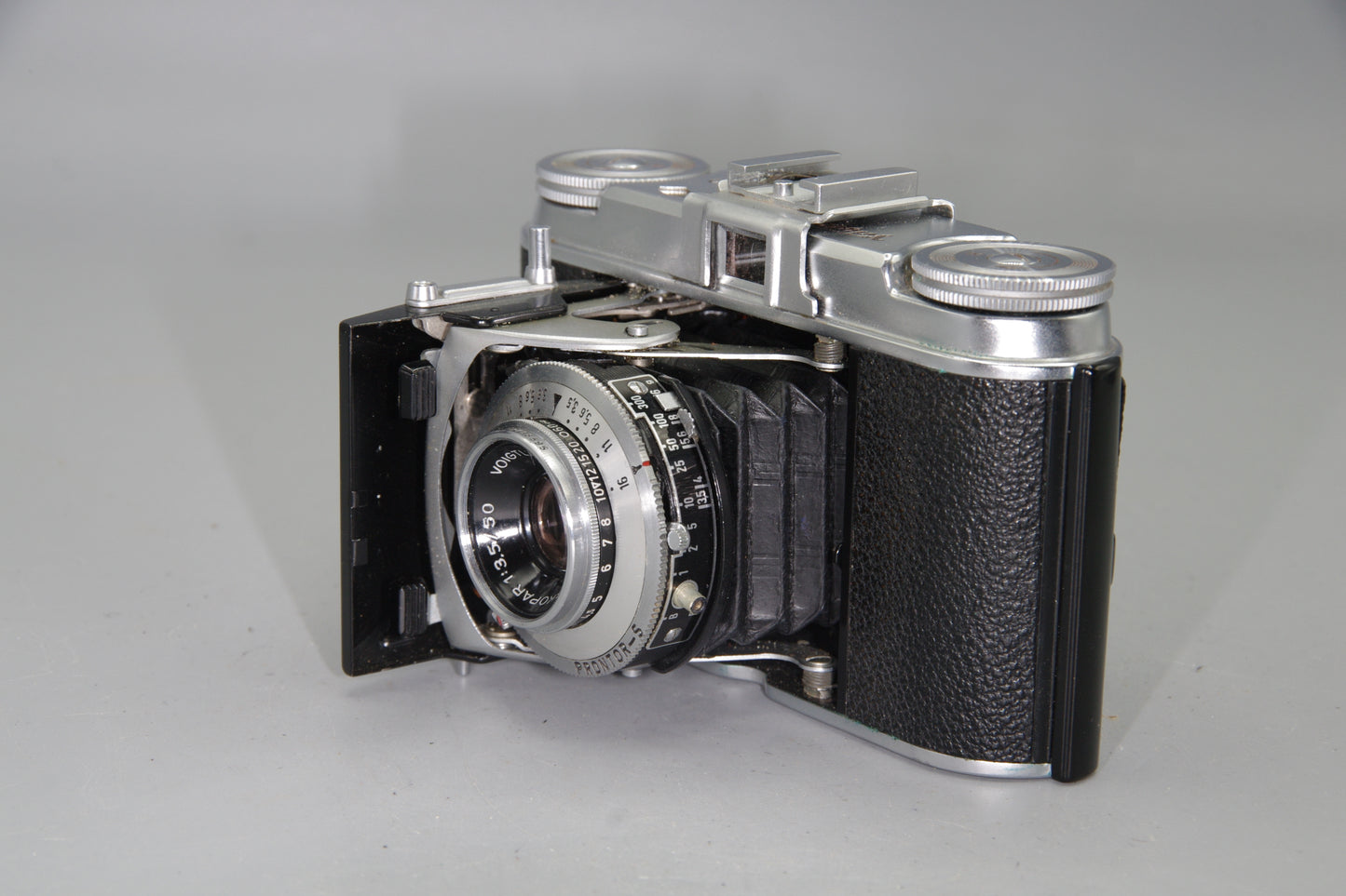 Voigtländer Vito II 35mm Folding Camera – 50mm f/3.5 –sticks below 1/25s