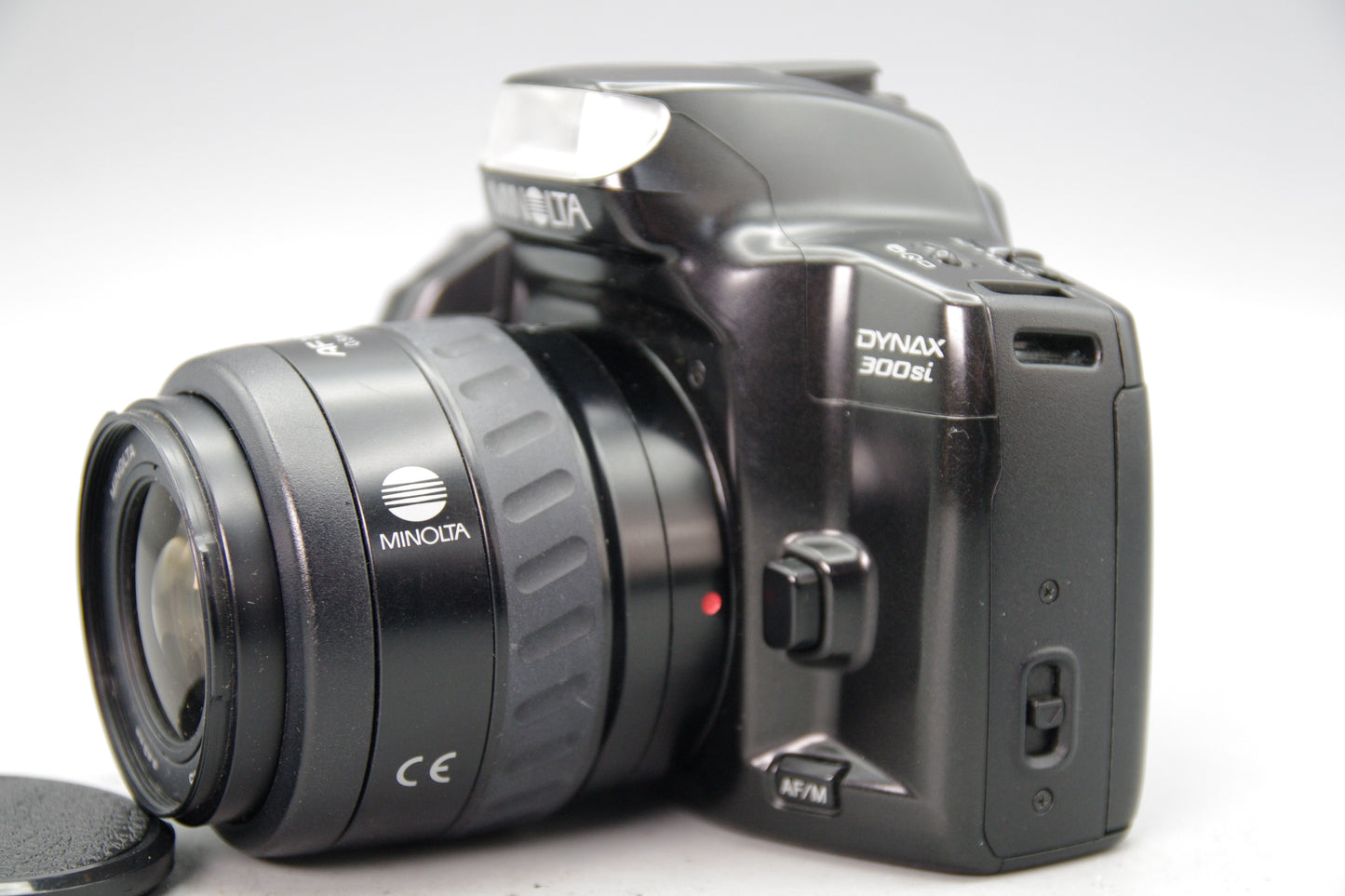Minolta Dynax 300si 35mm SLR with 35‑70mm AF Lens – Tested – Excellent