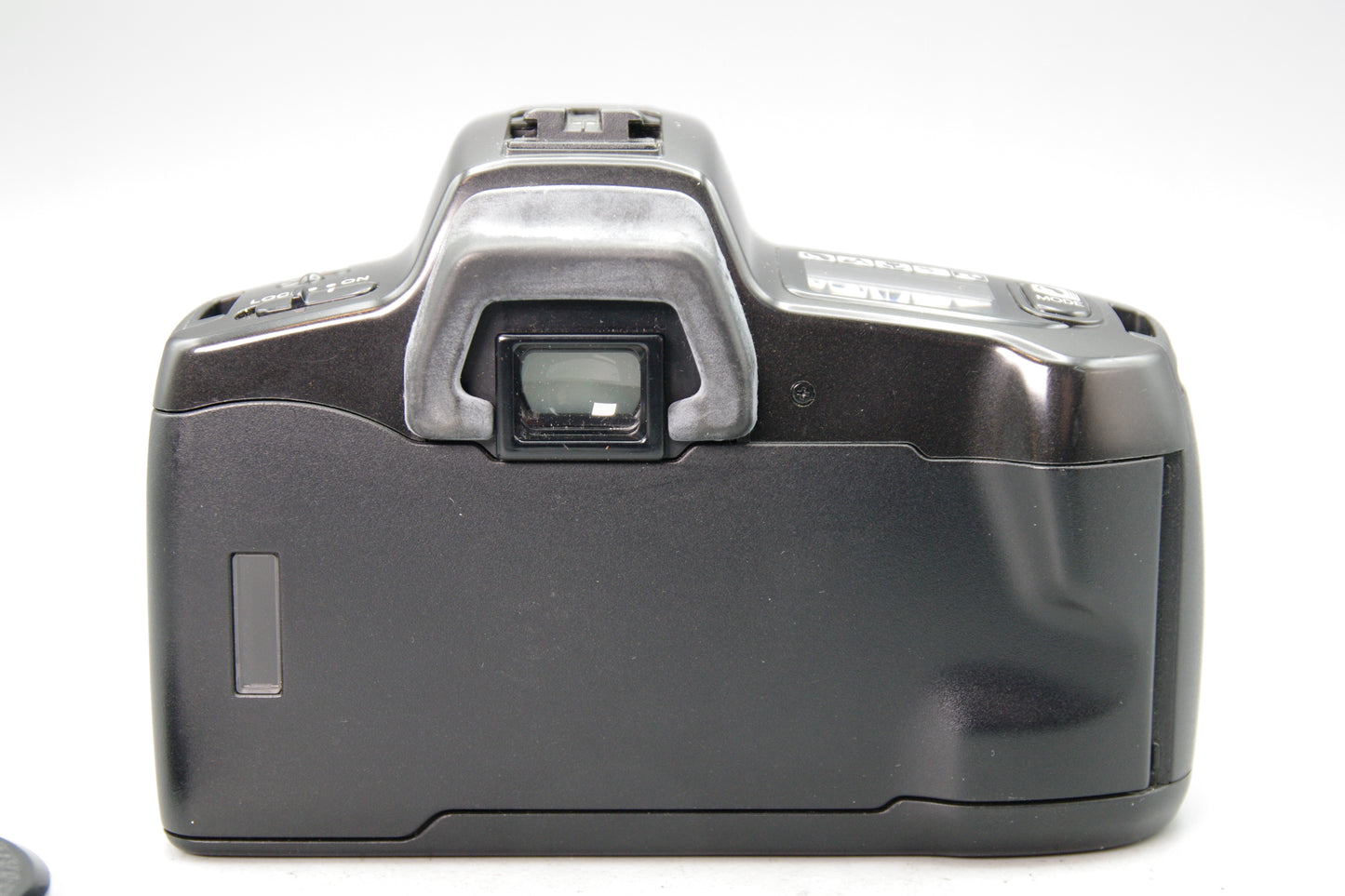 Minolta Dynax 300si 35mm SLR with 35‑70mm AF Lens – Tested – Excellent