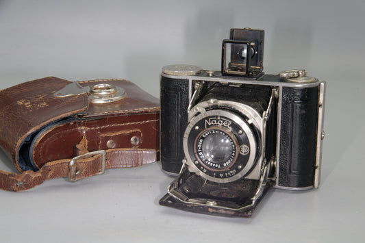 Nagel Vollenda 127 Folding Camera Tessar 5cm f2.8 Lens and Case Vintage German