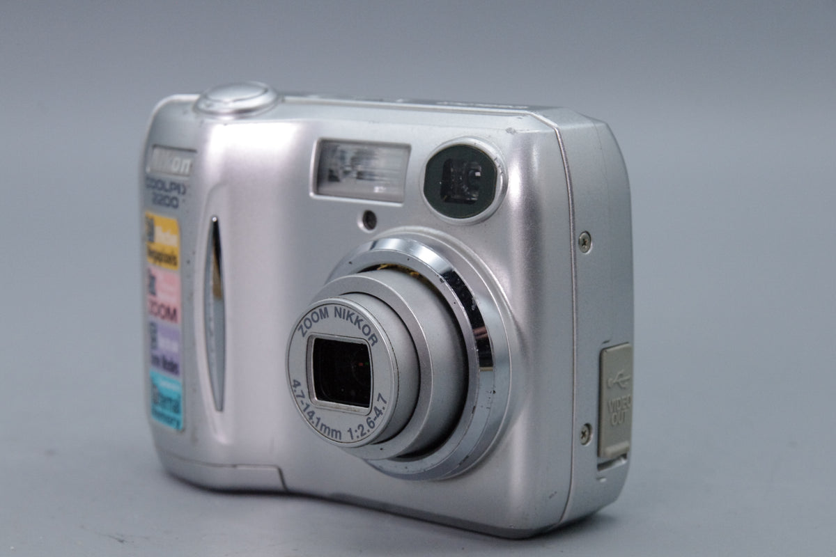 Nikon Coolpix 2200 Digital Camera – 2MP – Tested &Working (AA)
