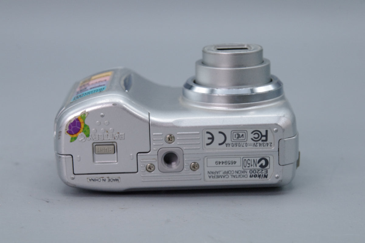 Nikon Coolpix 2200 Digital Camera – 2MP – Tested &Working (AA)