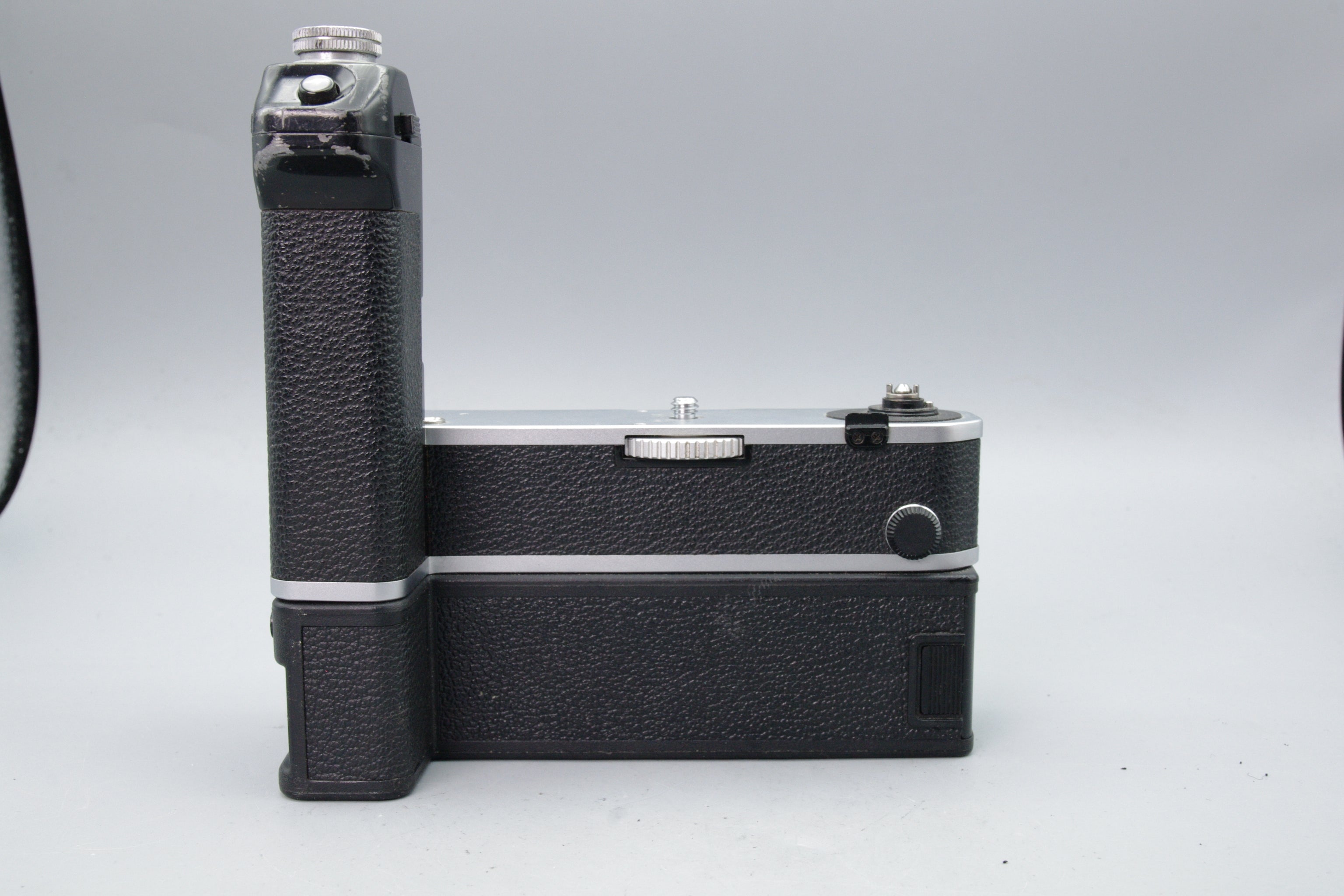 Nikon MD‑2 Motor Drive + MB‑2 Pack – For Nikon F2 – Rewind OK