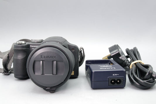 Panasonic Lumix DMC‑FZ8 – 12x Zoom – Charger, Battery, Hood – Excellent