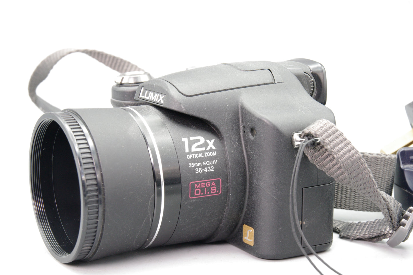 Panasonic Lumix DMC‑FZ8 – 12x Zoom – Charger, Battery, Hood – Excellent