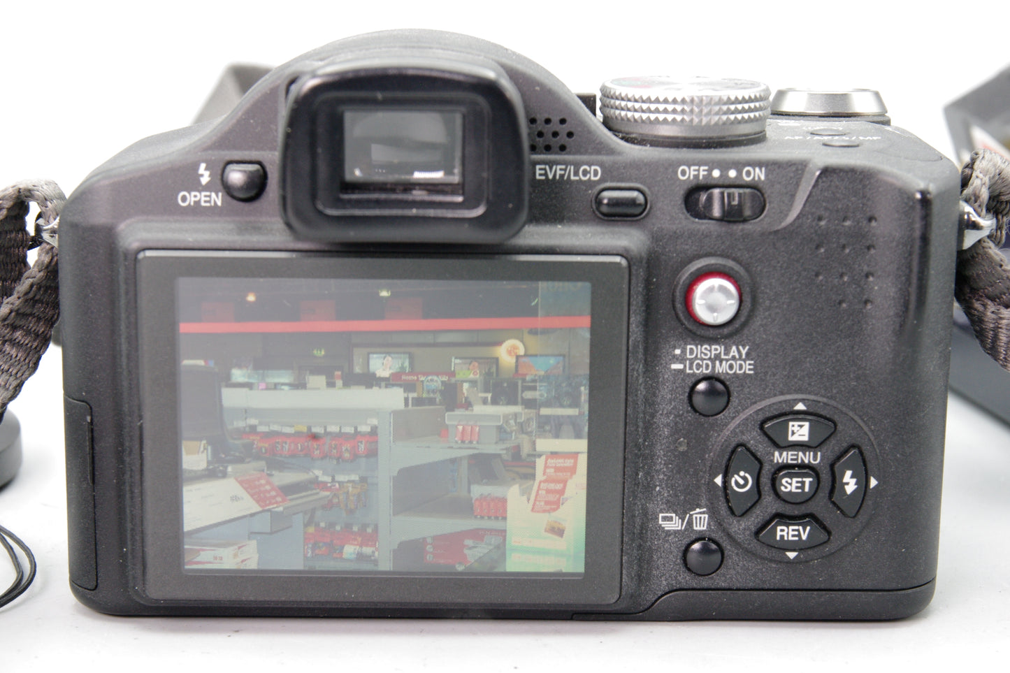 Panasonic Lumix DMC‑FZ8 – 12x Zoom – Charger, Battery, Hood – Excellent
