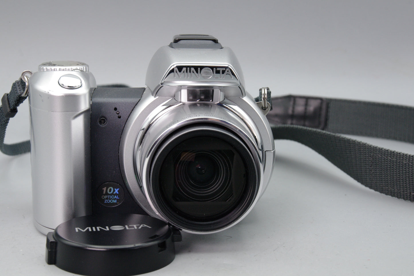 Minolta Dimage Z1 3.2MP 10x Zoom Digital Bridge Camera – Excellent Condition