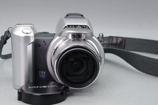 Minolta Dimage Z1 3.2MP 10x Zoom Digital Bridge Camera – Excellent Condition