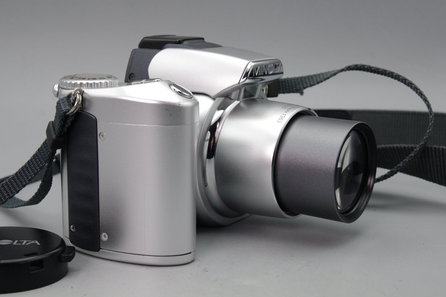 Minolta Dimage Z1 3.2MP 10x Zoom Digital Bridge Camera – Excellent Condition