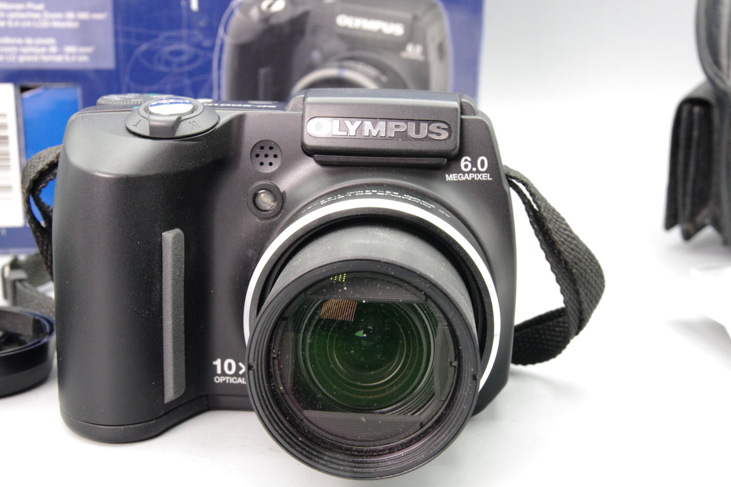 Olympus SP‑500UZ 6MP Bridge Camera – Boxed, Leather Case – Excellent