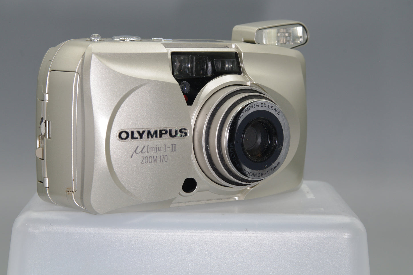Olympus MJU Zoom II 170 Camera with 38-170mm Lens  Excellent