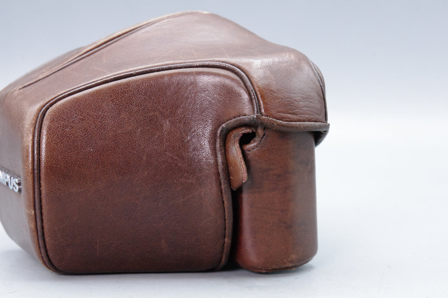 Olympus OM‑Series Light Brown Leather Case – Genuine Olympus – VGC
