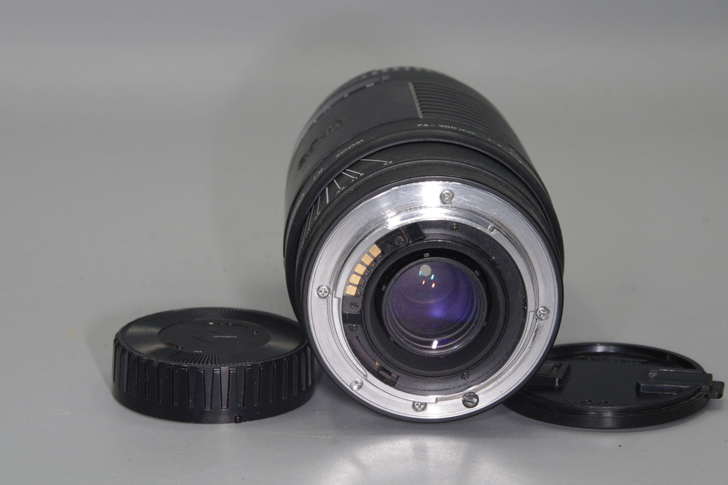 Sigma Zoom DL 75-300mm F/4-5.6 - Canon EF Mount