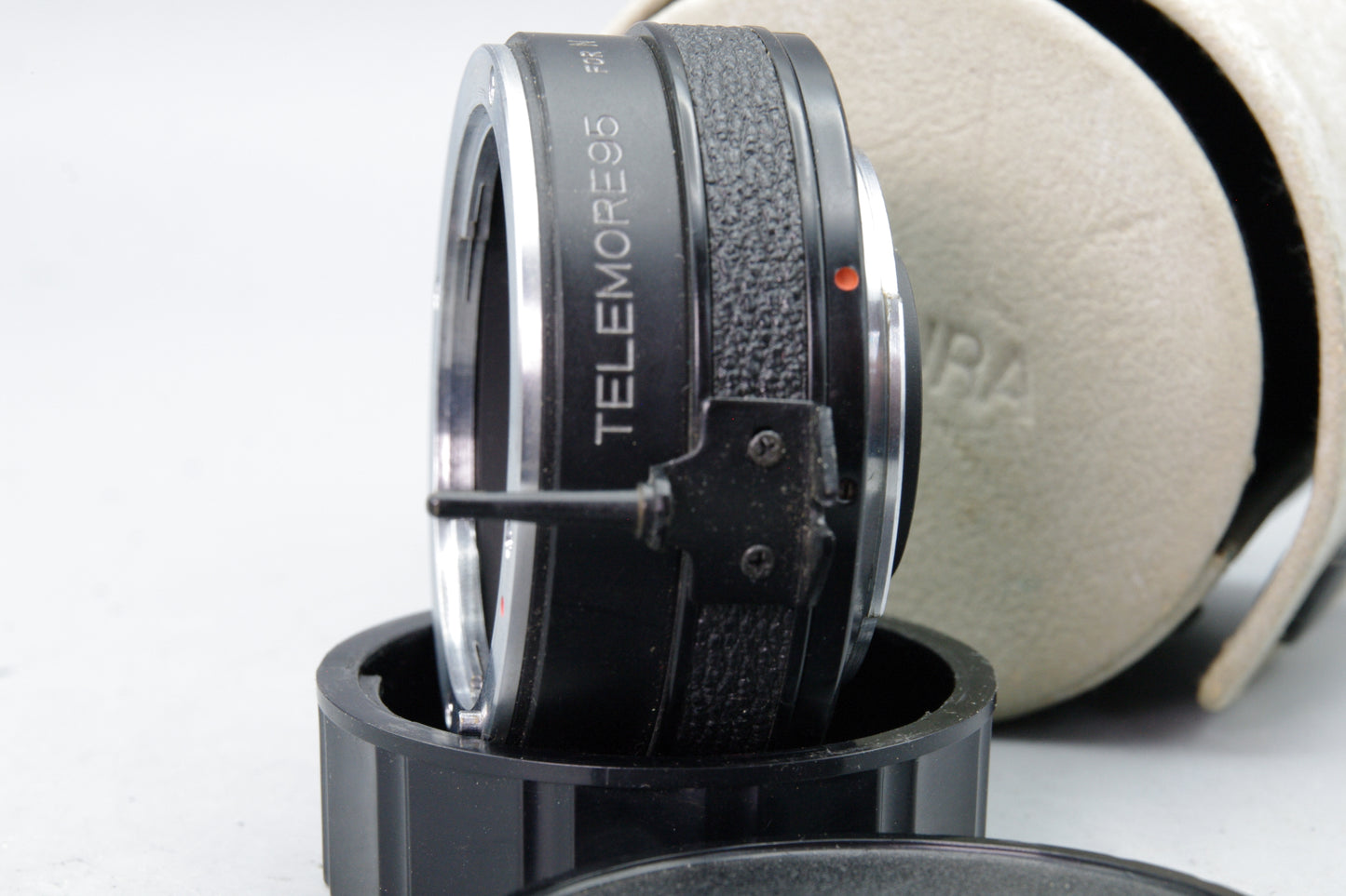 Komura Telemore95 2× Teleconverter – Nikon F Mount – Caps & Case – Very Good