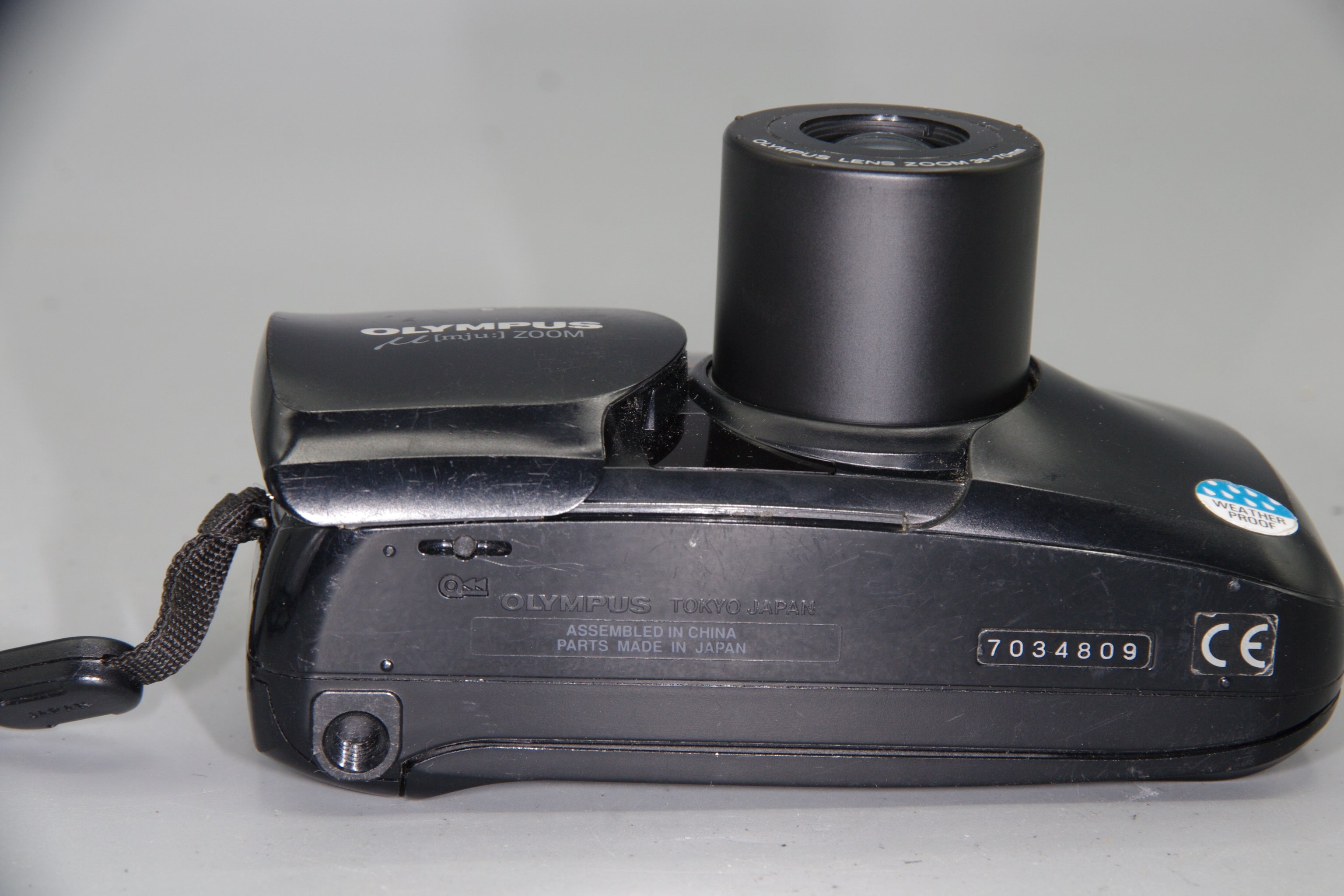 Olympus μ【mju:】ZOOM DELUXE G05-0424-10v Olympus MJU Zoom 35mm Film Camera – Tested – Clean – Autofocus