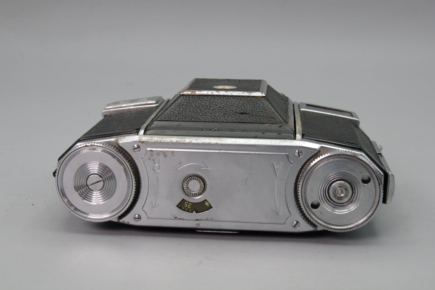 Zeiss Ikon Contessa 533/24 – Folding 35mm RF – Tessar 45mm f/2.8