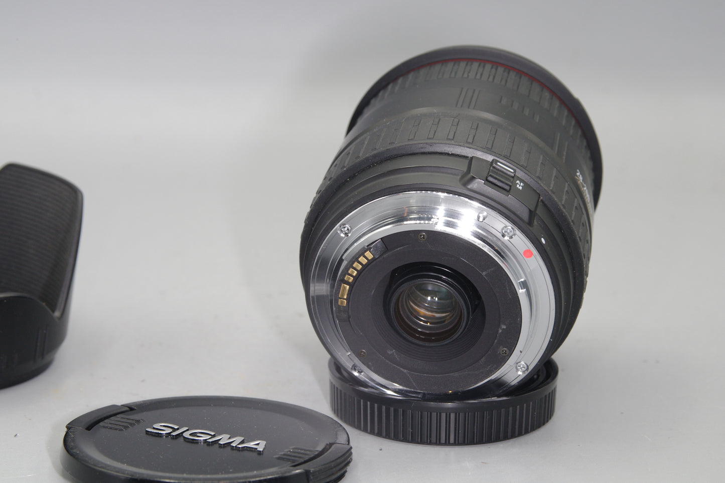 Sigma AF 28-200mm F/3.5-5.6 DL Hyperzoom Macro Lens - Canon EF Mount - Excellent