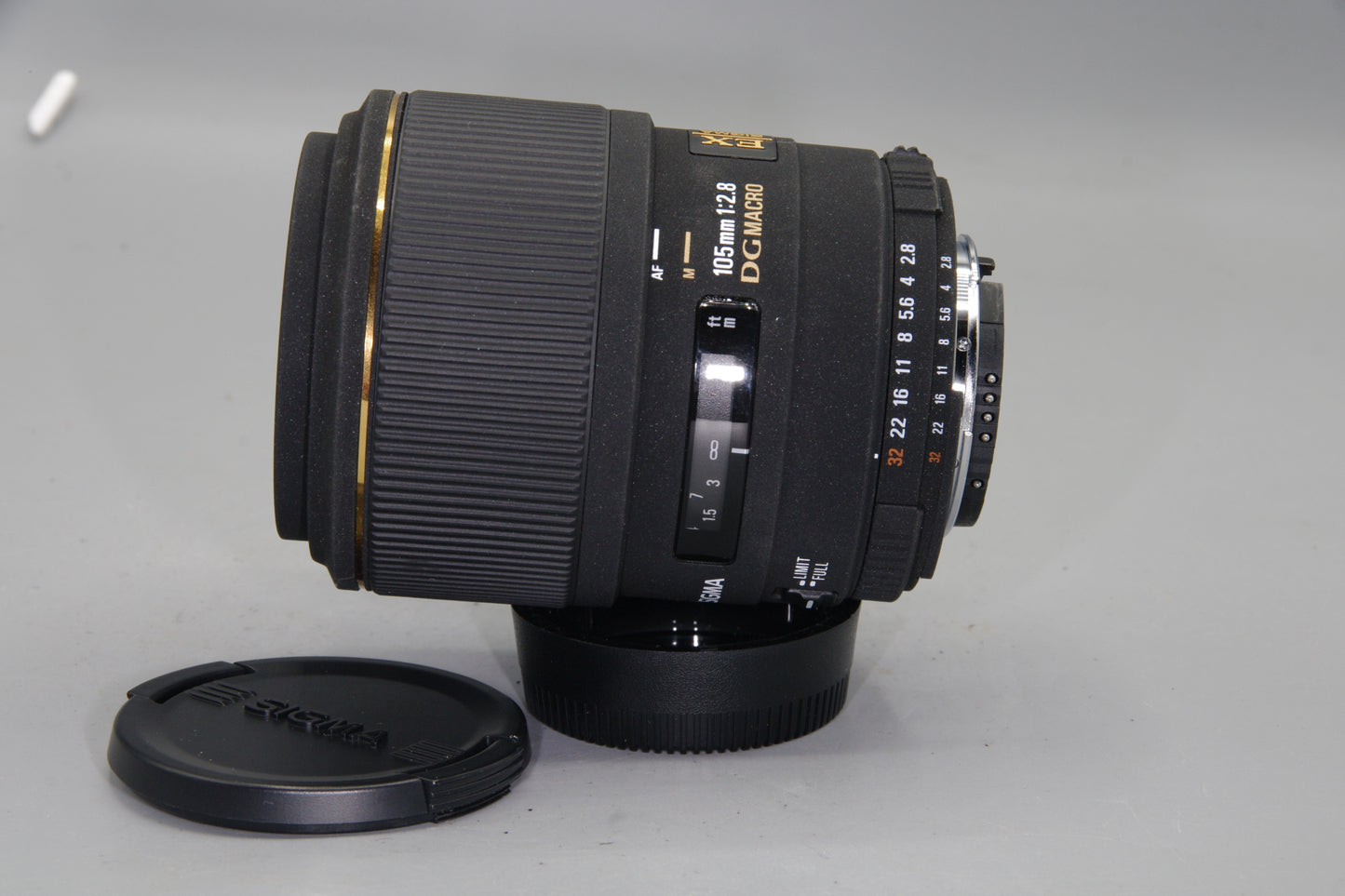 Sigma 105mm f/2.8 DG Macro Lens – Nikon F Mount Prime with Caps