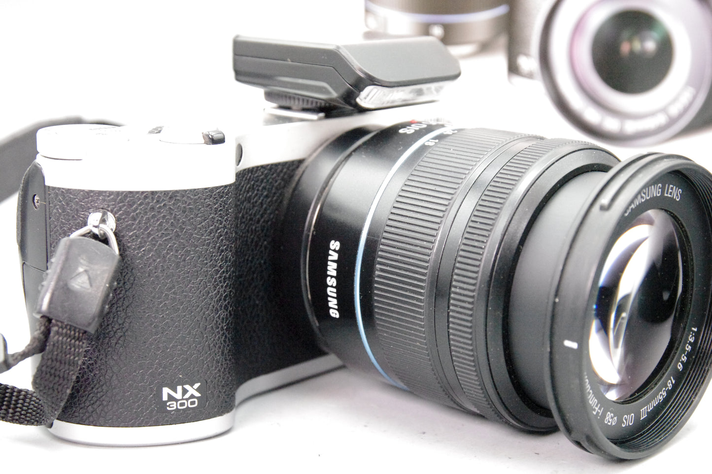 Samsung NX300 Camera with 18–55mm Lens – Boxed – Excellent Condition