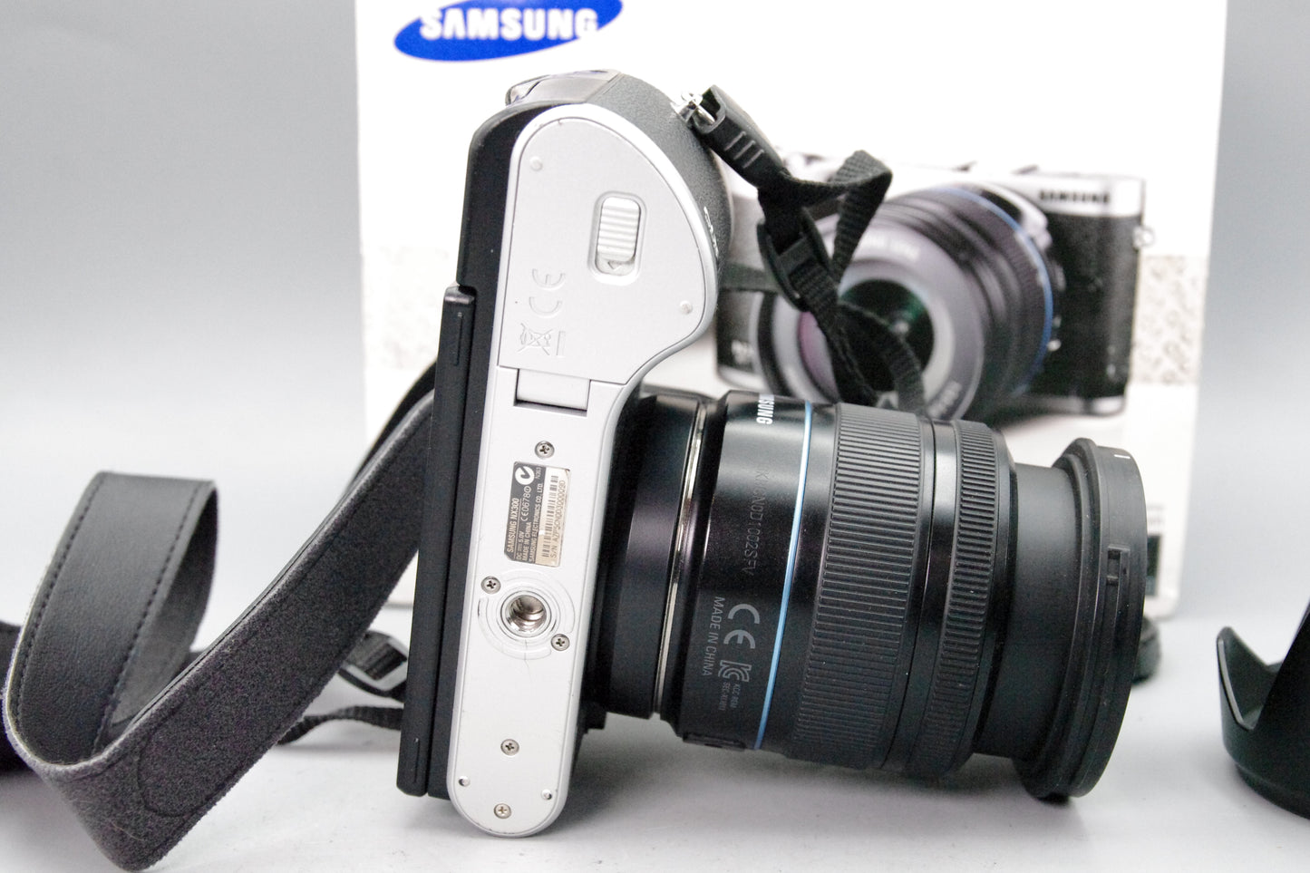 Samsung NX300 Camera with 18–55mm Lens – Boxed – Excellent Condition