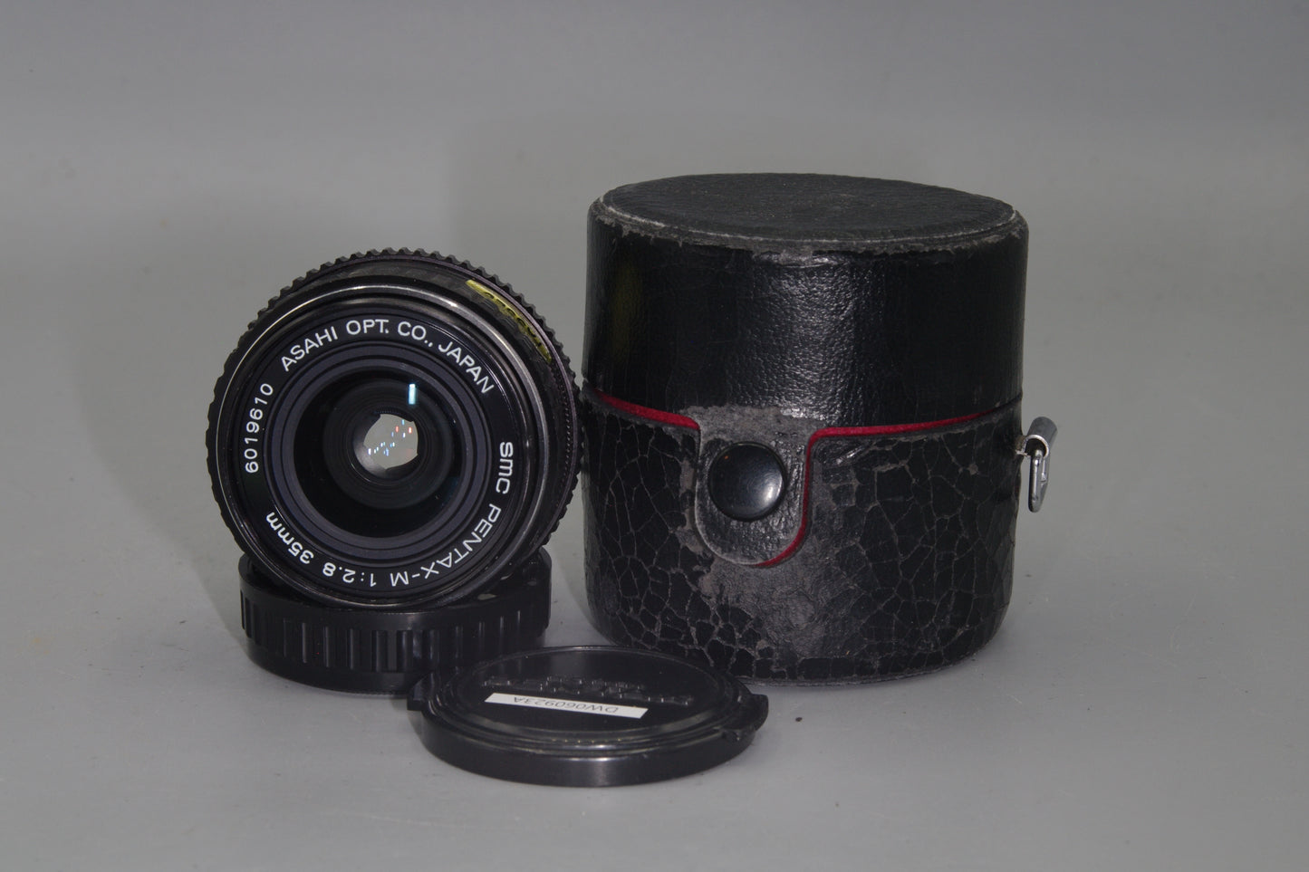 SMC Pentax-M 35mm F/2.8 Lens- Pentax K Mount - with both caps