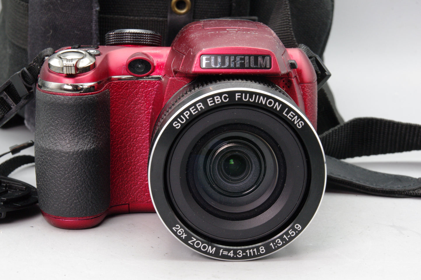 Fujifilm FinePix S4300 14MP Bridge Camera Red – 26x Zoom – VGC – Cap & Case