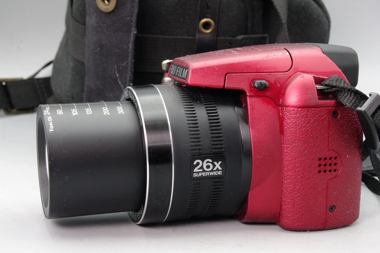 Fujifilm FinePix S4300 14MP Bridge Camera Red – 26x Zoom – VGC – Cap & Case