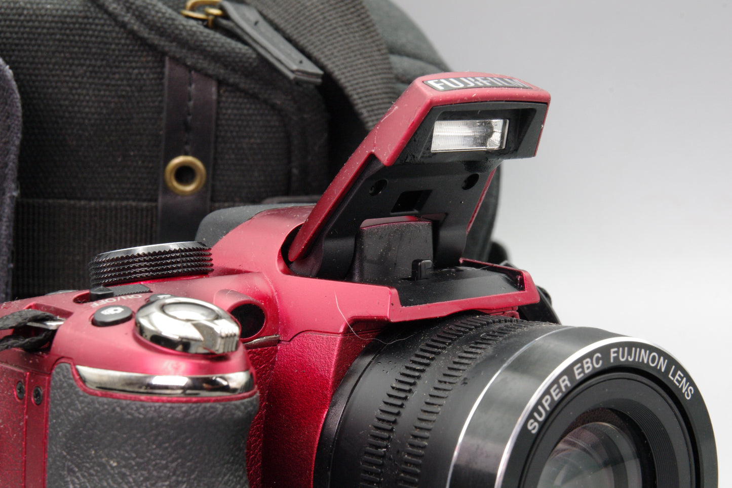 Fujifilm FinePix S4300 14MP Bridge Camera Red – 26x Zoom – VGC – Cap & Case