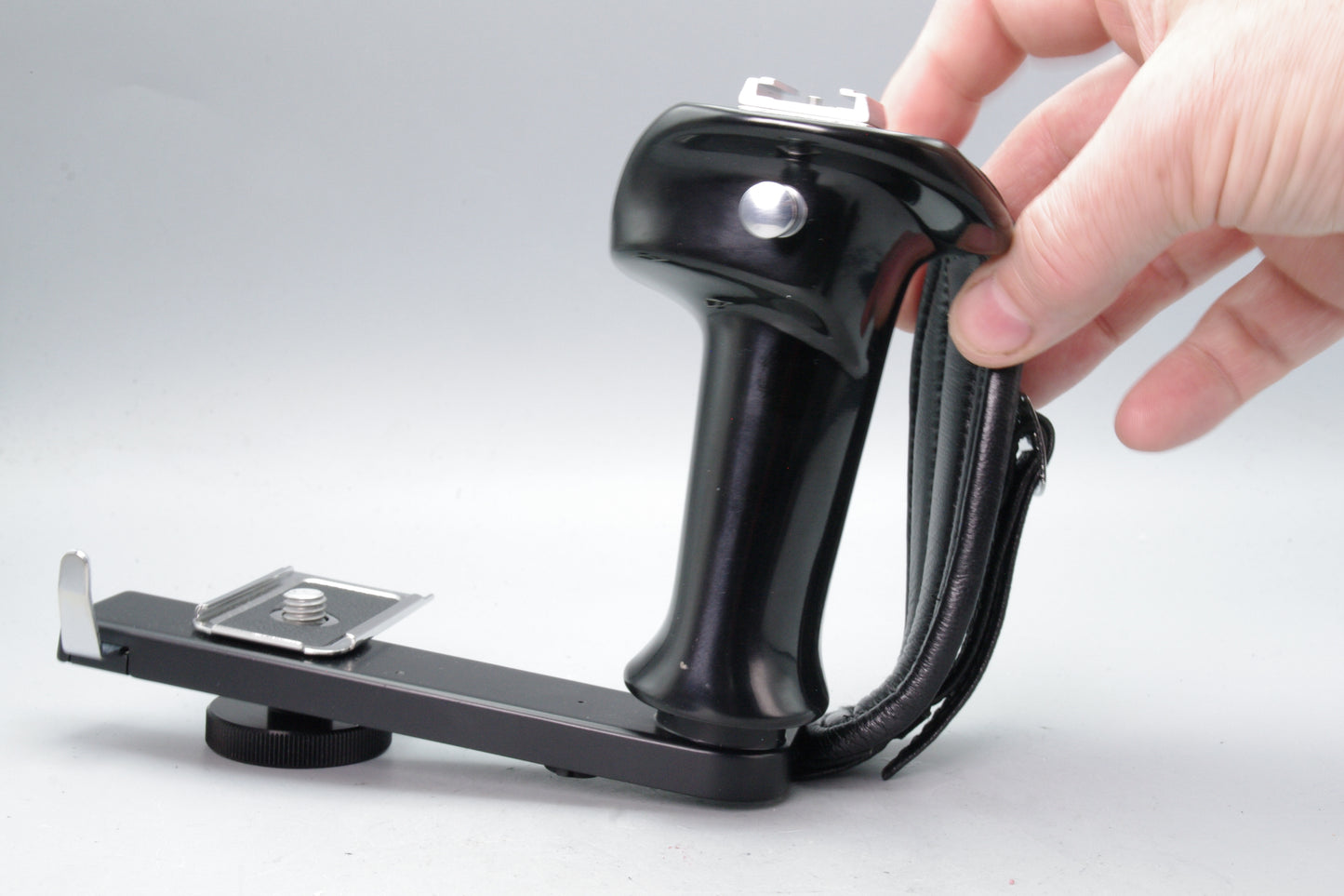 Hasselblad FlashGun Bracket Left‑Hand Grip with Hand Strap – Excellent