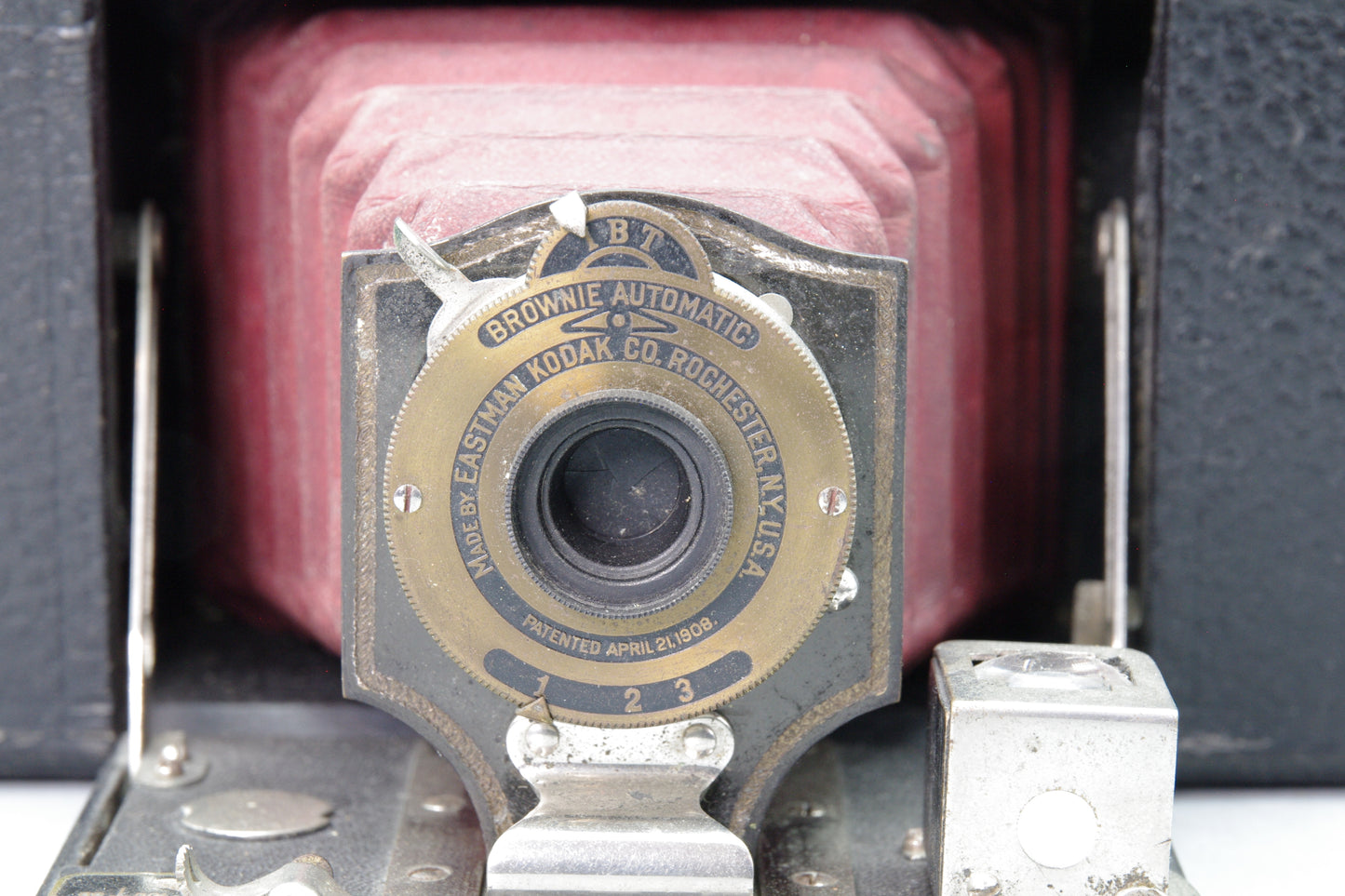 Kodak No2 Folding Pocket Brownie Model B – Red Bellows – Shutter Fires – Display