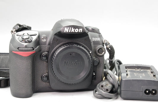 Nikon D200 10.2MP DSLR Camera Low Shutter Count 10986 Excellent