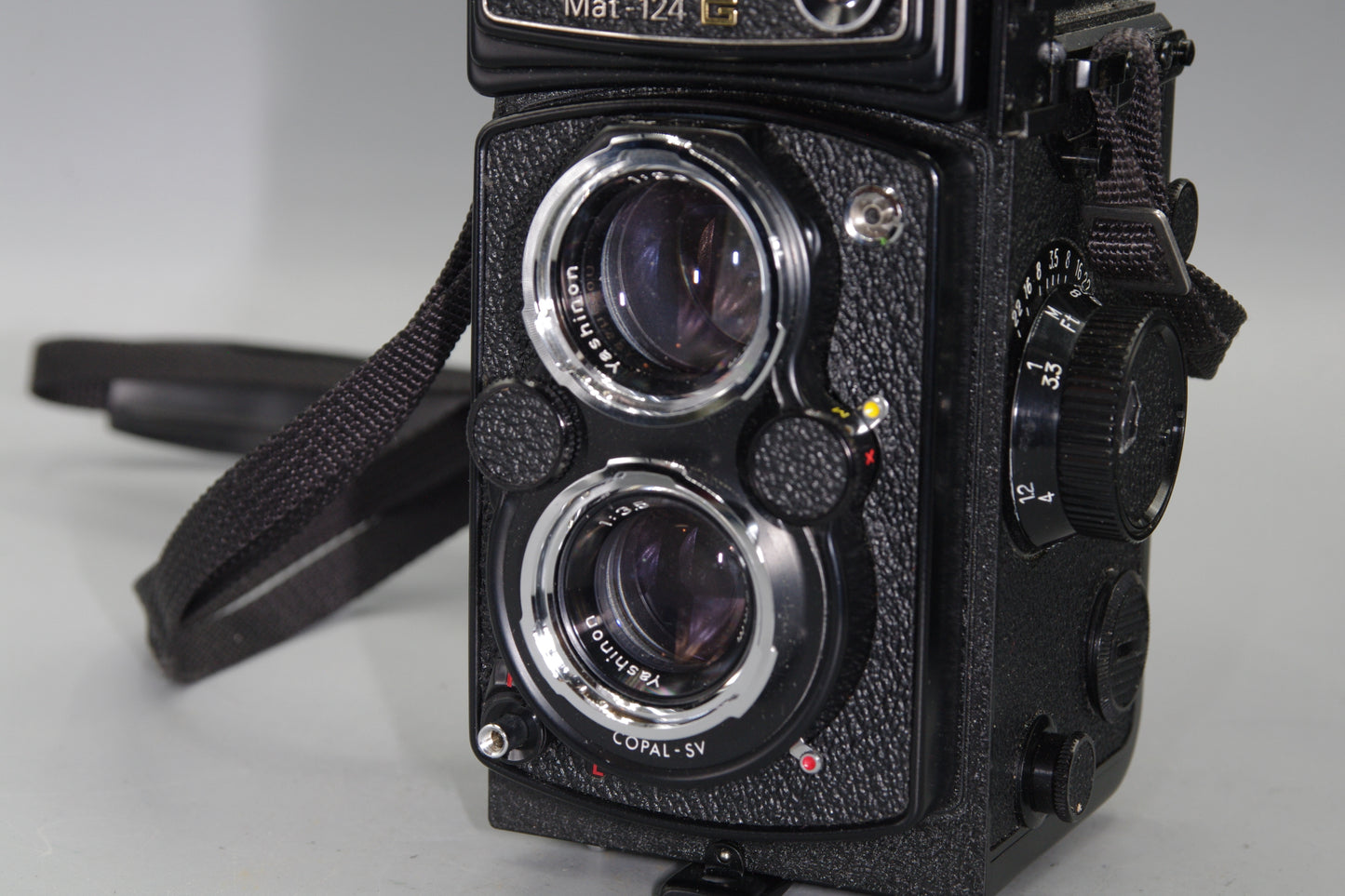Yashica-Mat 124G TLR with 80mm F/3.5 Lens and Case - Excellent