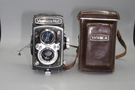 Yashica-Mat MT TLR with 80mm F/3.5 Lens and Case