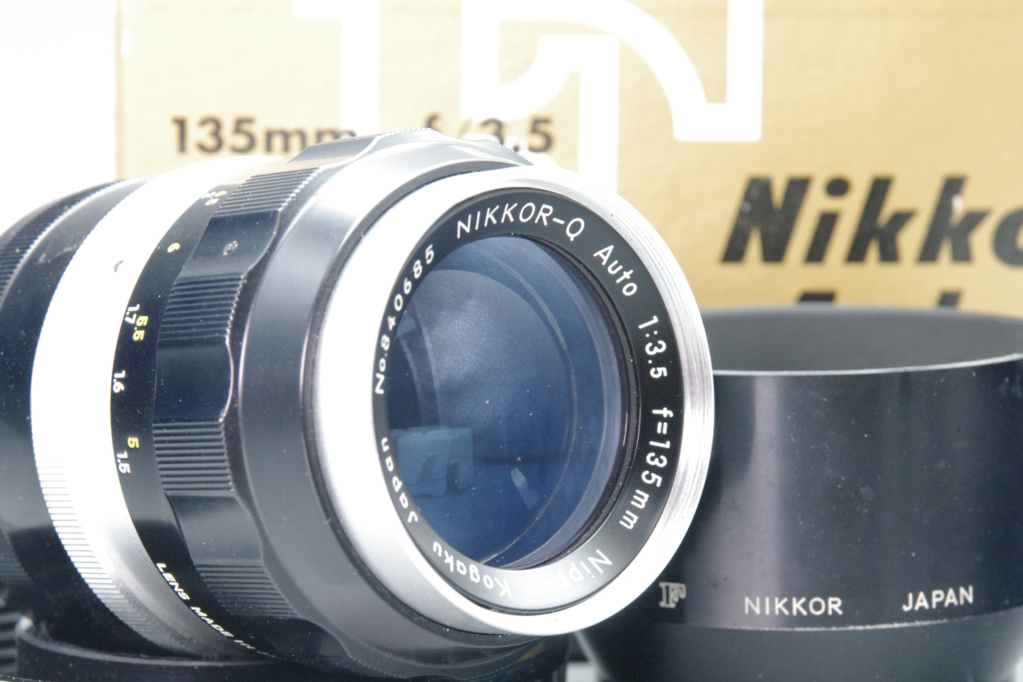 Nikon Nikkor‑Q Auto 135mm f/3.5 Pre‑AI Telephoto Lens – Boxed Nr Mint Hood