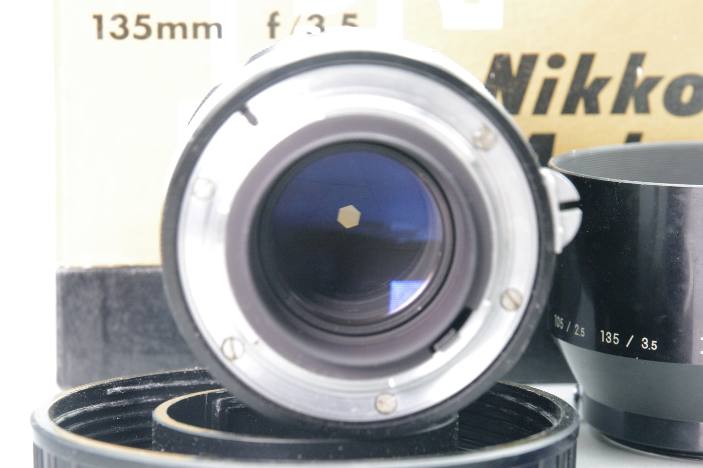 Nikon Nikkor‑Q Auto 135mm f/3.5 Pre‑AI Telephoto Lens – Boxed Nr Mint Hood